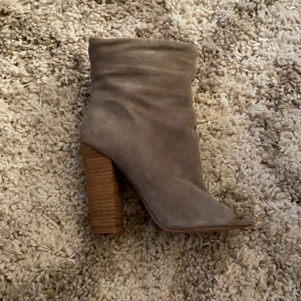Chinese Laundry Kristin Cavalari open toed booties